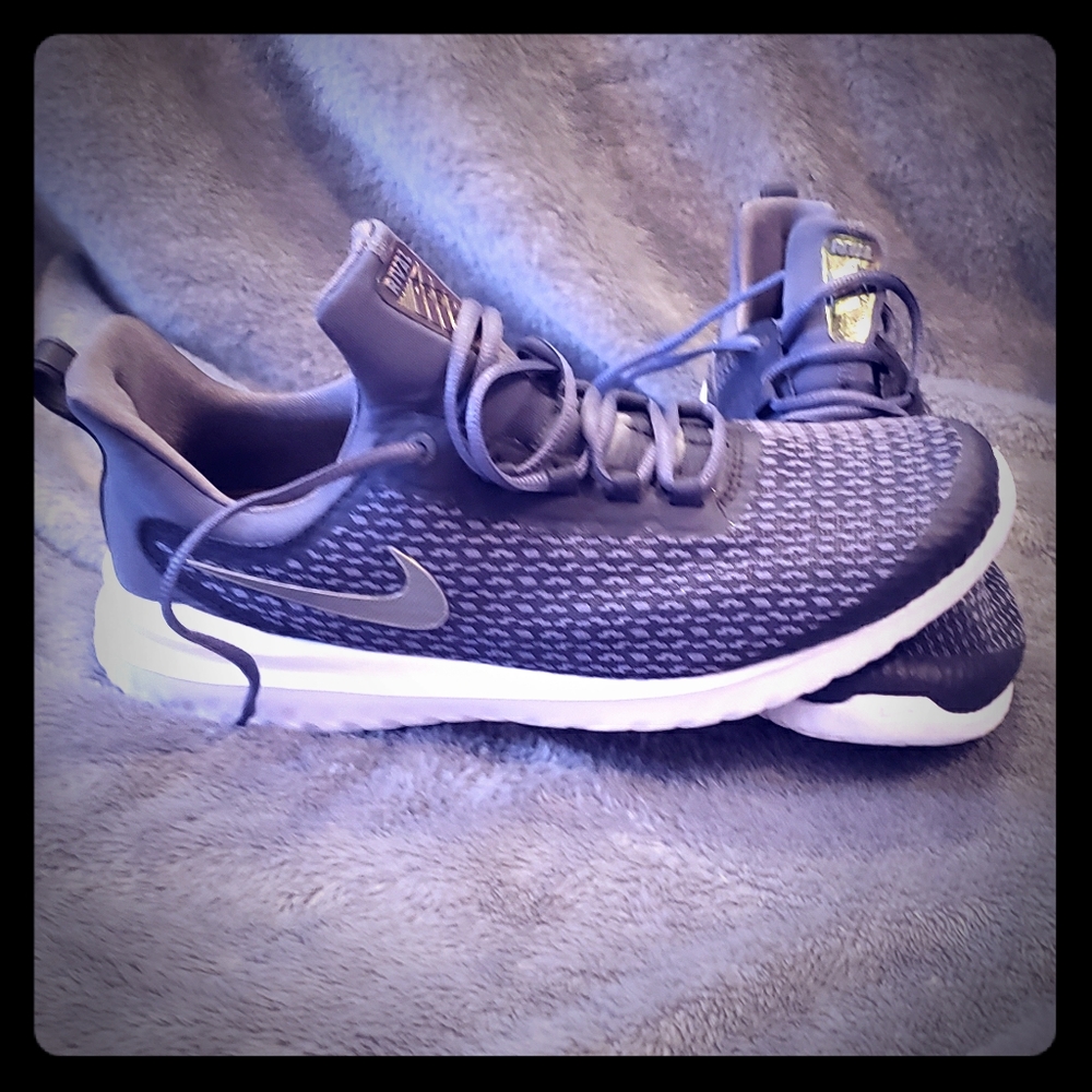Men's Nike Rival shoes size 9 NWOT